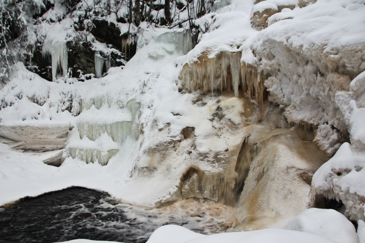 Водопад Койриноя зимой